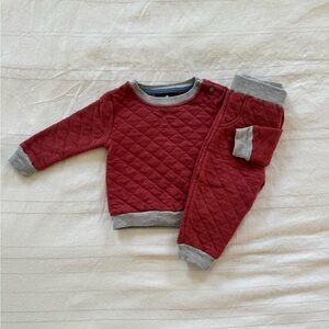 ⚫️5/$25!⚫️ Matching sweatsuit size 12M